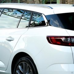 Nikki Hayes drives the Renault Megane Sport Tourer