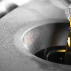 How to check and maintain your car’s oil level
